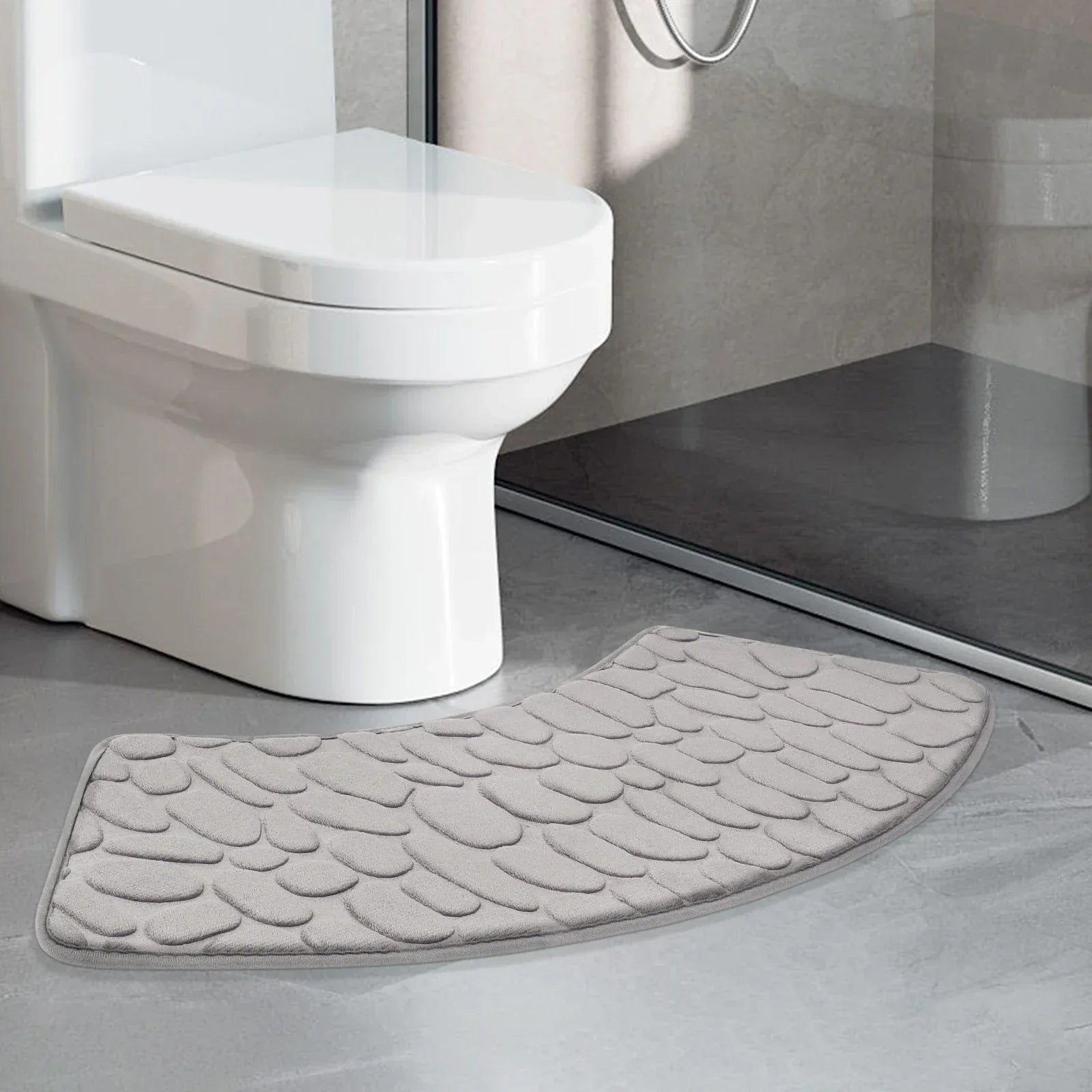 Curved Non-Slip Bathroom Mat with Ergonomic Design
